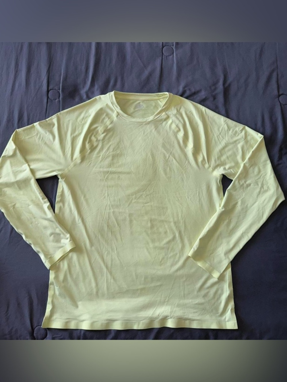 Alo long sleeve athletic shirt